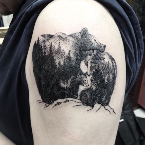 Tatuaje de la familia del oso dotwork