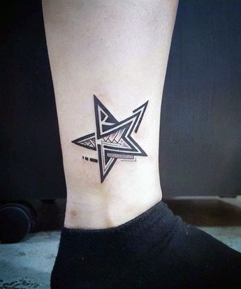 Tatuaje de estrella para hombres.