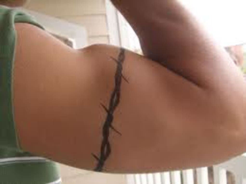 Tatuaje de alambre de púas 119