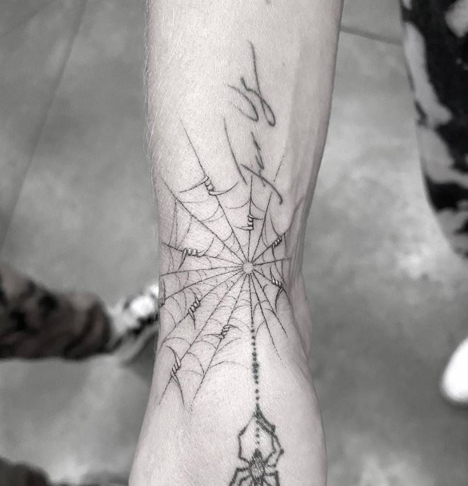 Tatuaje de alambre de púas 147