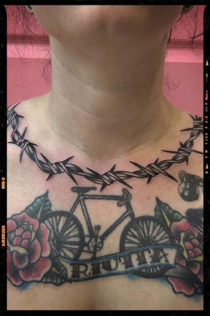 Tatuaje de alambre de púas 166