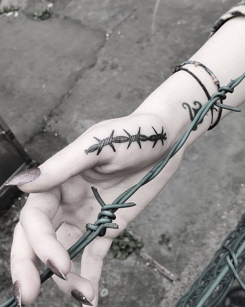 Tatuaje de alambre de púas 89