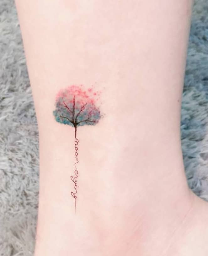 Tatuaje de árbol de flor de cerezo
