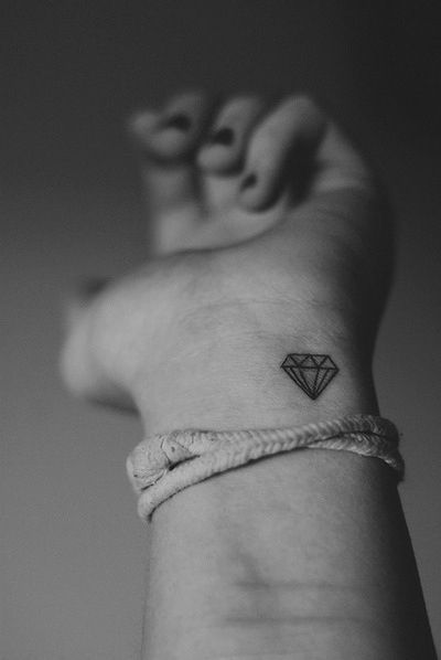 tatuaje de diamante 34