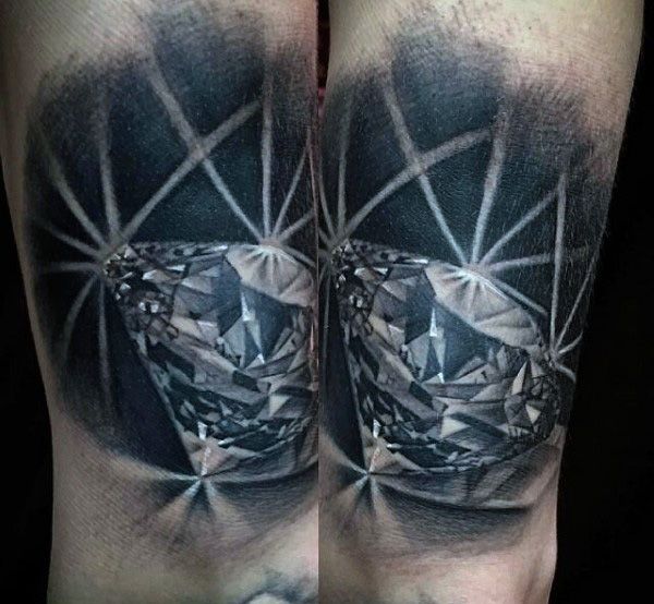 tatuaje de diamante 38