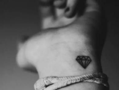tatuaje de diamante 47