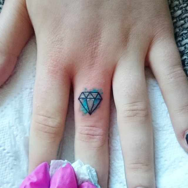 tatuaje de diamante 85