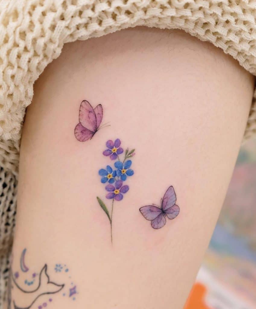 No me olvides con el tatuaje de mariposa