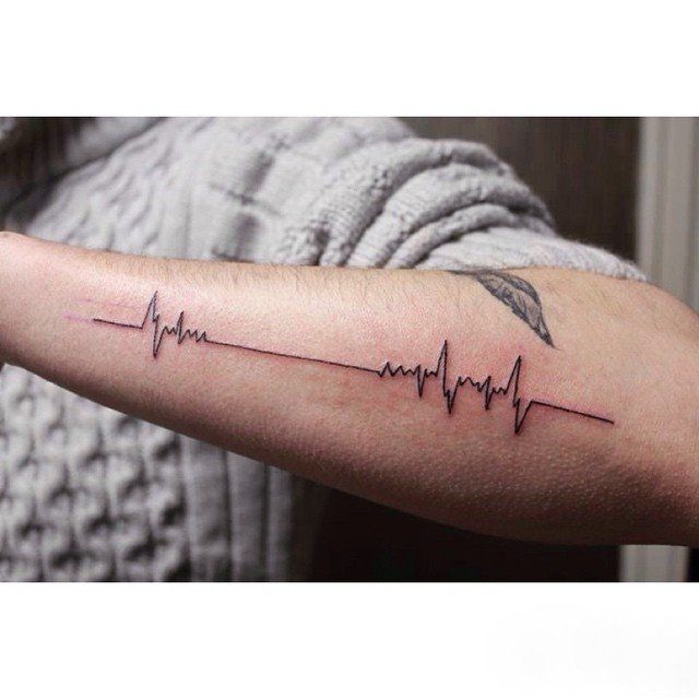 Tatuaje de latido del corazón 74