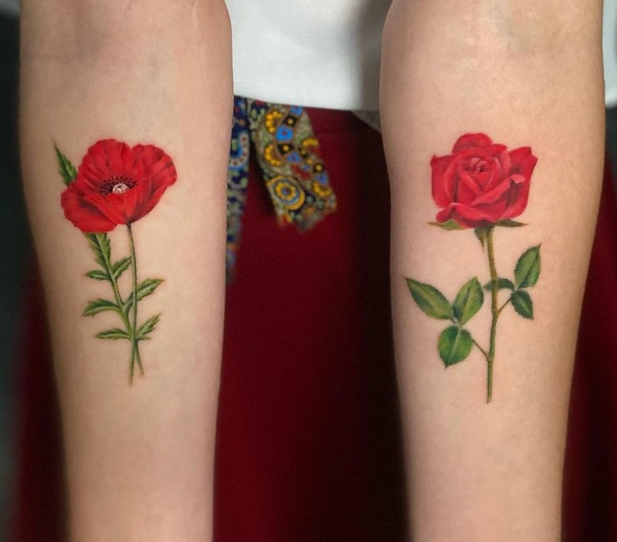 Tatuaje de amapola y rosa