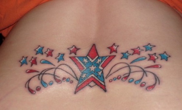 Tatuaje de estrellas y banderas confederadas