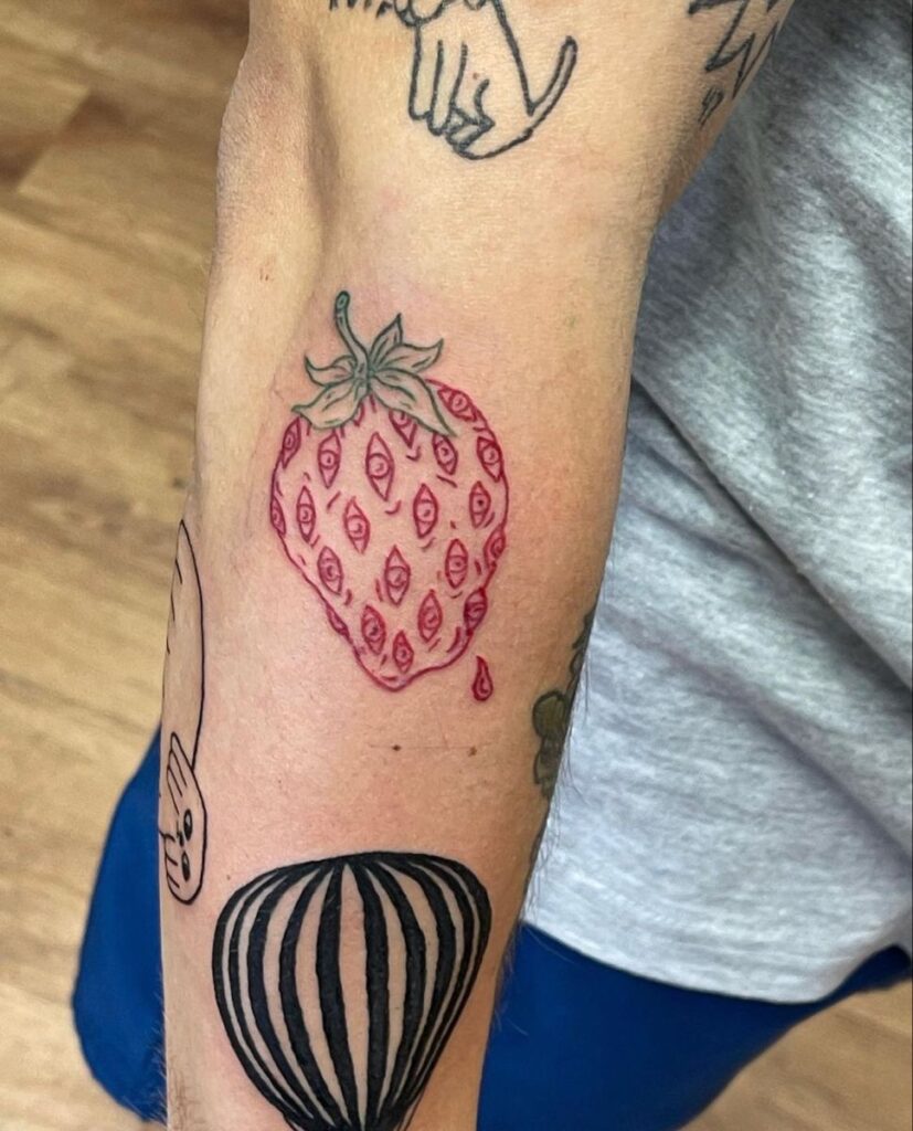 tatuajes de fresas 16