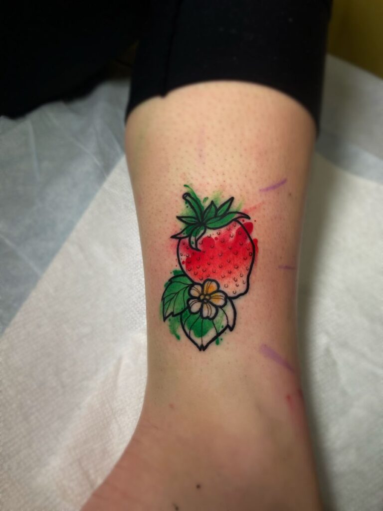 tatuajes de fresas 18