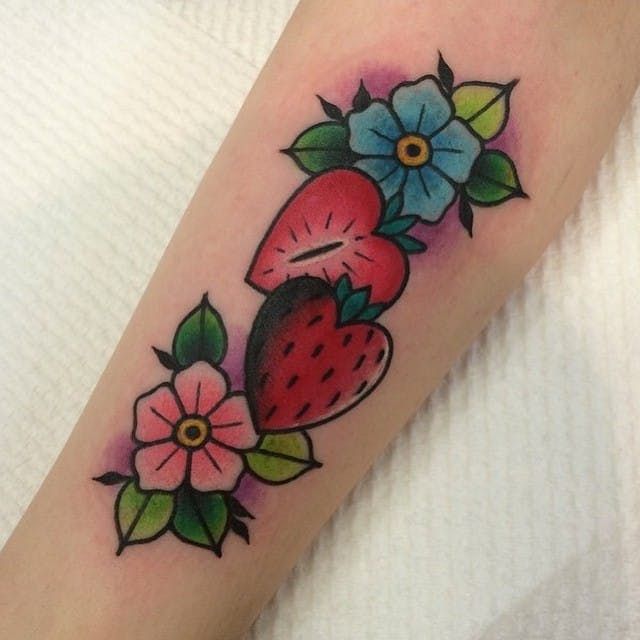 Tatuajes de fresas 52