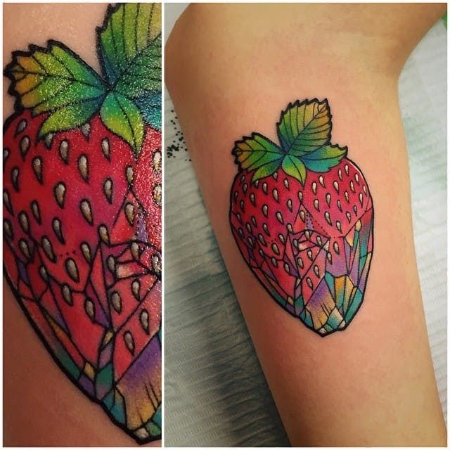 Tatuajes de fresas 96
