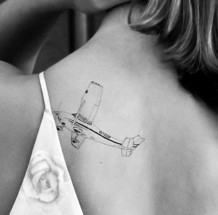 Tatuaje de aviación 102