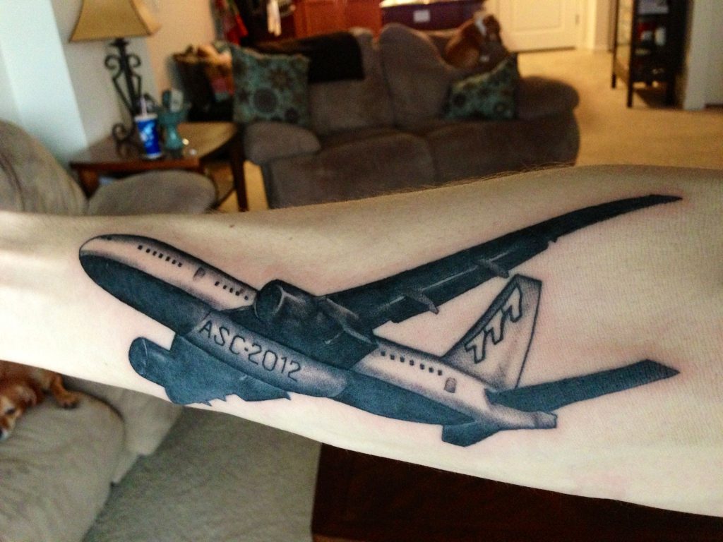 Tatuaje de aviación 33