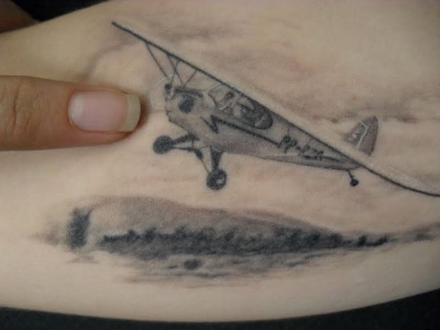 tatuaje de aviación 8