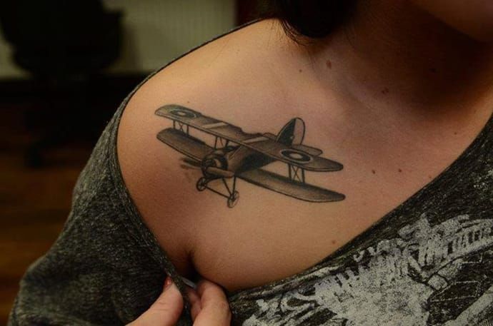 Tatuaje de aviación 87