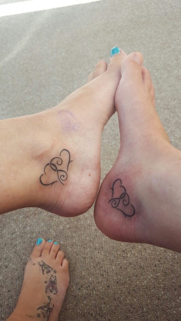 Tatuajes de tía y sobrina 52