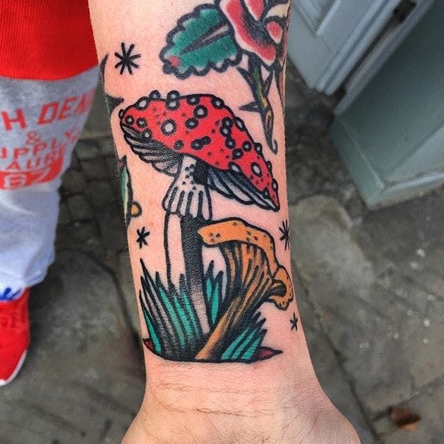 Tatuaje de hongos 96