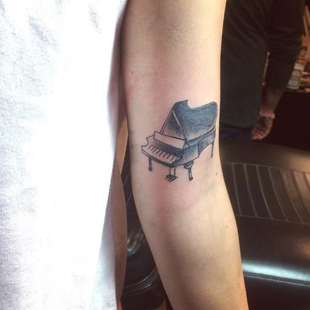 Tatuajes de piano 207