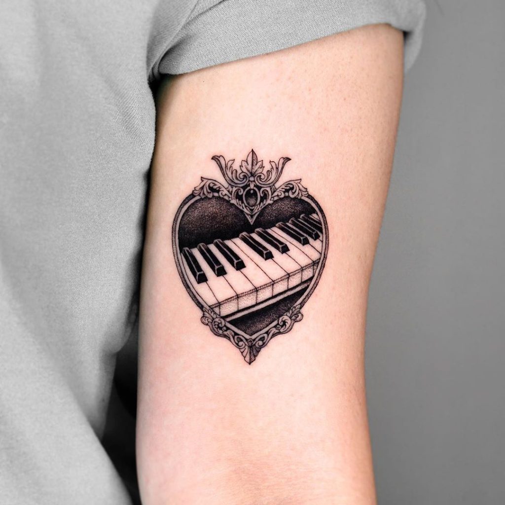 Tatuajes de pianos 86