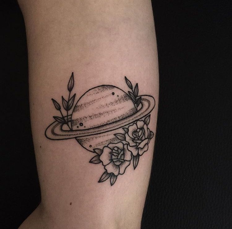 Saturno tatuajes 108