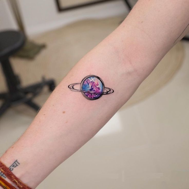 Saturno tatuajes 130