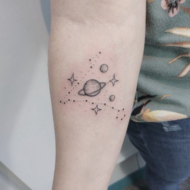 Saturno tatuajes 65