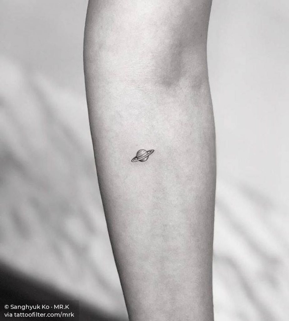 Saturno tatuajes 88