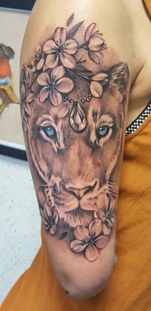 tatuaje de leona 198
