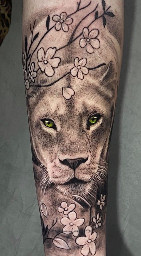 tatuaje de leona 72