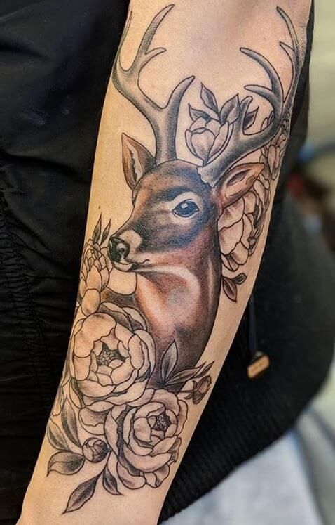 Tatuaje de ciervo 148