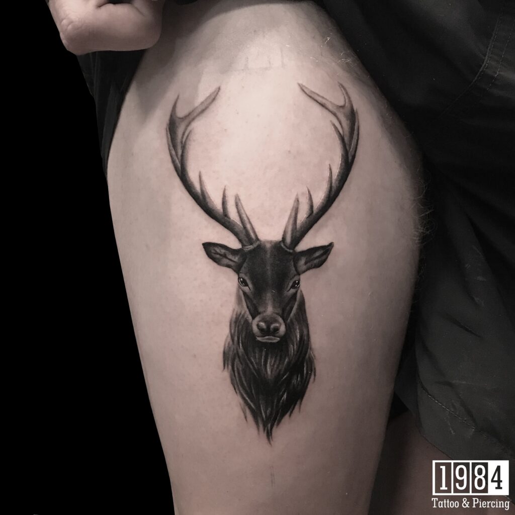 Tatuaje de ciervo 156
