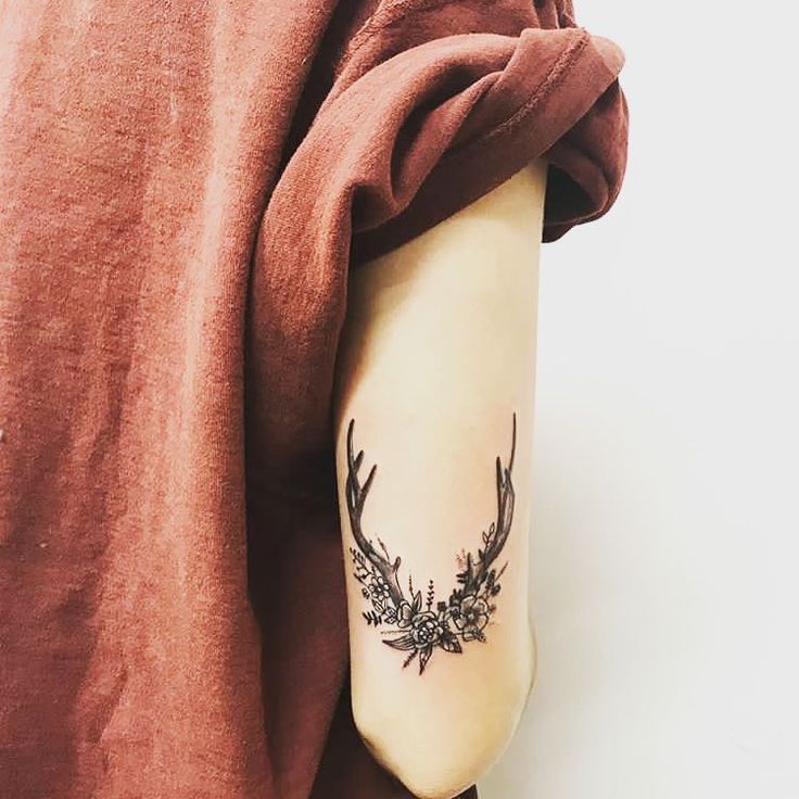 Tatuaje de ciervo 209