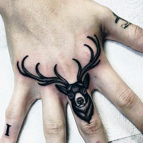 Tatuaje de ciervo 87