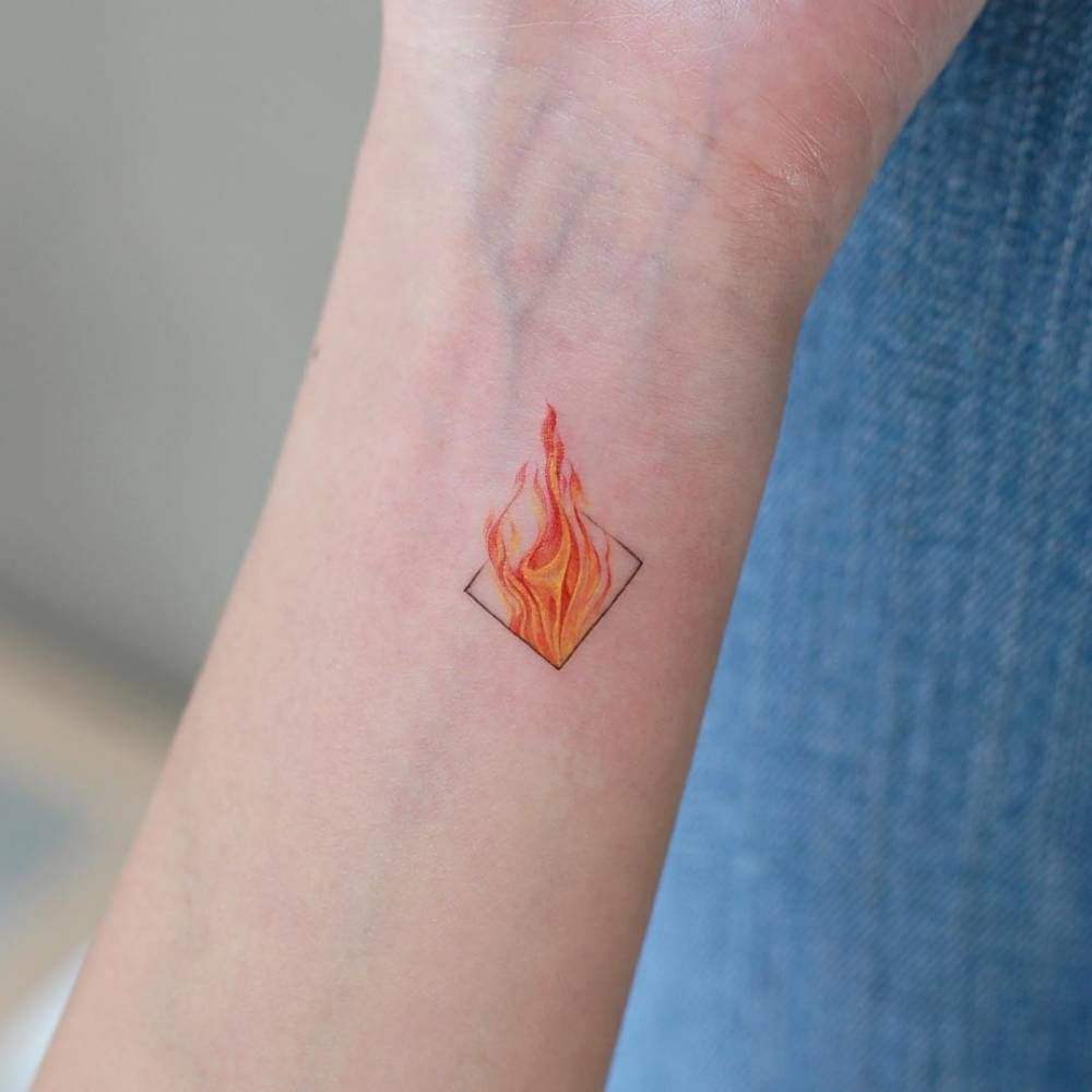 Tatuaje de llama 106