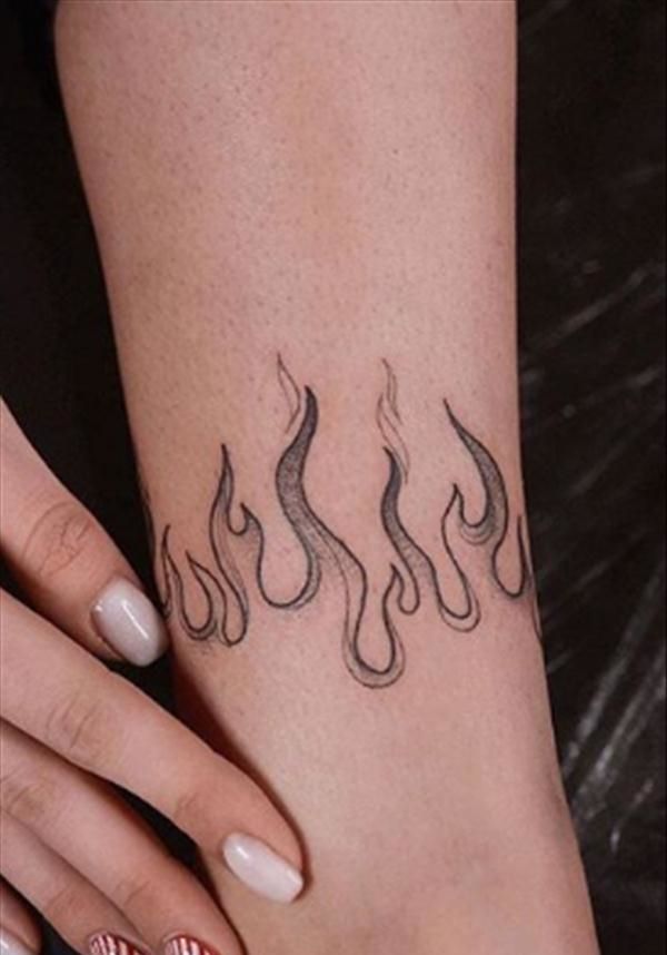 Tatuaje de llama 178