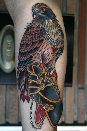 Tatuaje de halcón 141