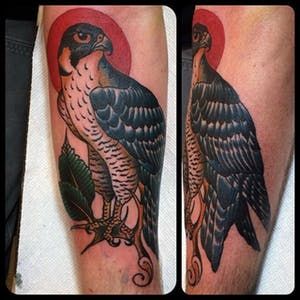Tatuaje de halcón 143