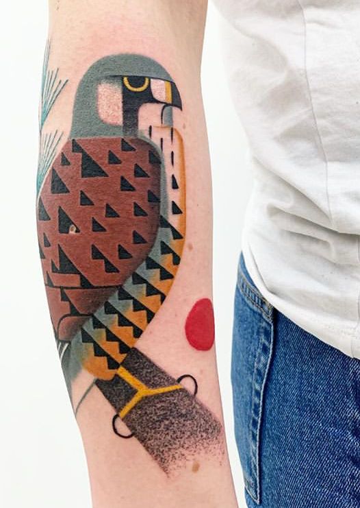 Tatuaje de halcón 165