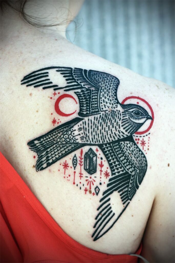 Tatuaje de halcón 175