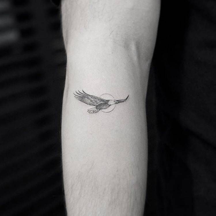 Tatuaje de halcón 191
