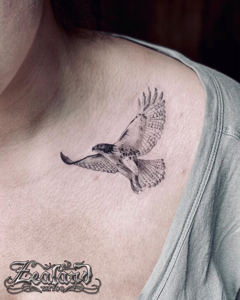 Tatuaje de halcón 48