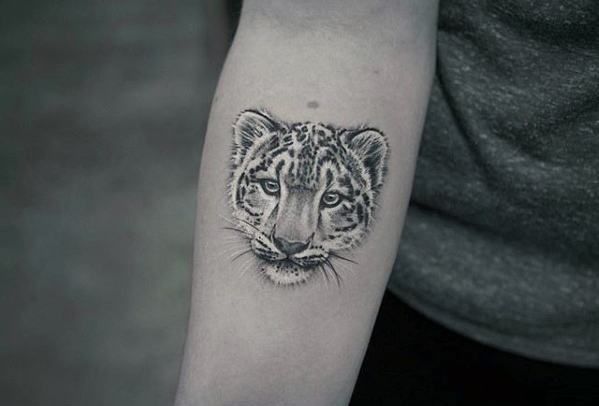Tatuaje de leopardo de las nieves 11