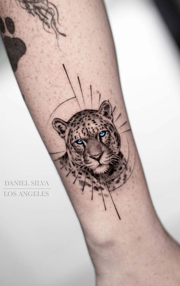 Tatuaje de leopardo de las nieves 141