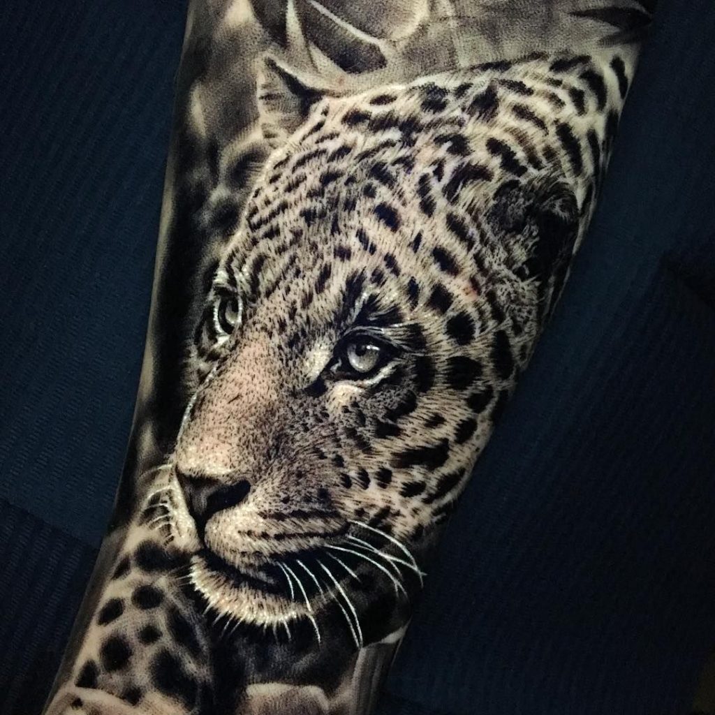 Tatuaje de leopardo de las nieves 71