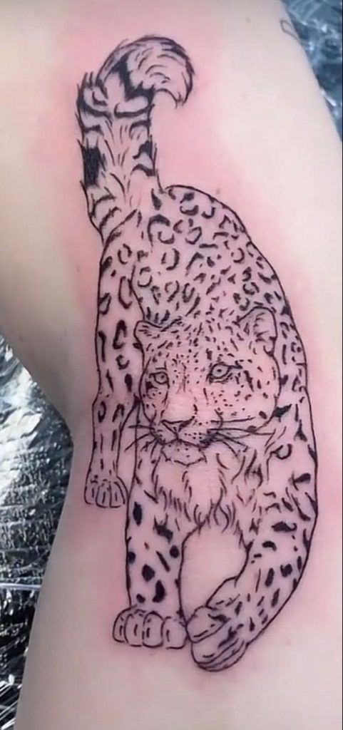 Tatuaje de leopardo de las nieves 97