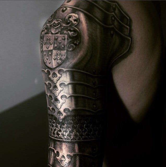 Tatuaje de armadura 208
